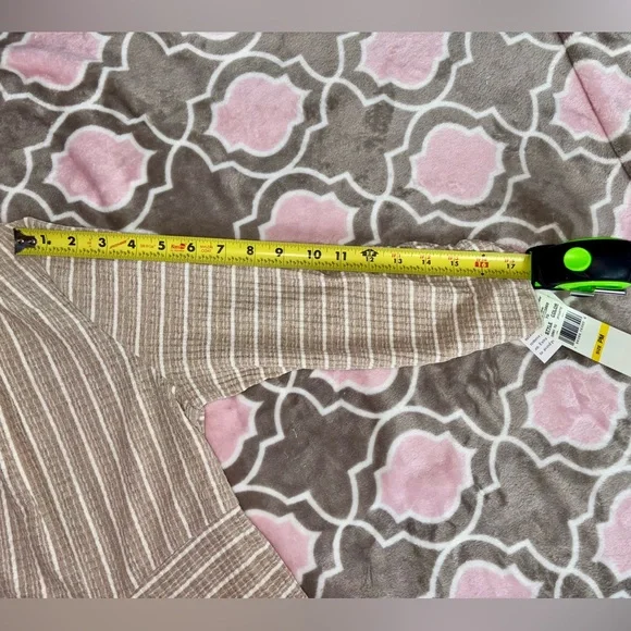 Alfred Dunner Cream White Petite Medium Latte Stripe Twinset Top w/ Necklace NWT - Picture 11 of 12